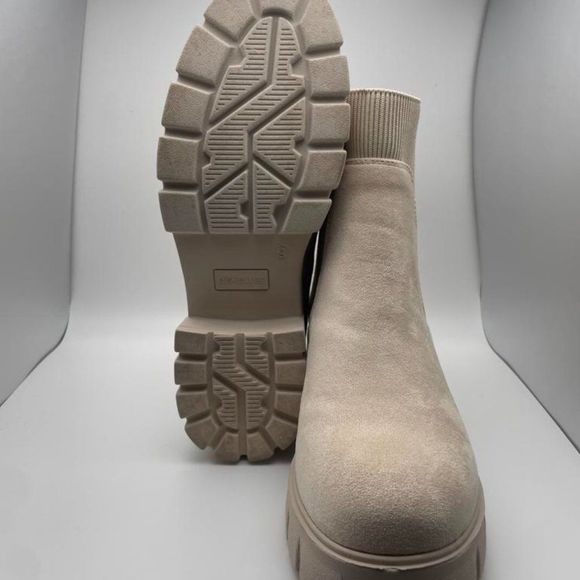 CUSHIONAIRE Women's STRETCH slip on Chelsea boot CREAM 9 - Picture 5 of 6